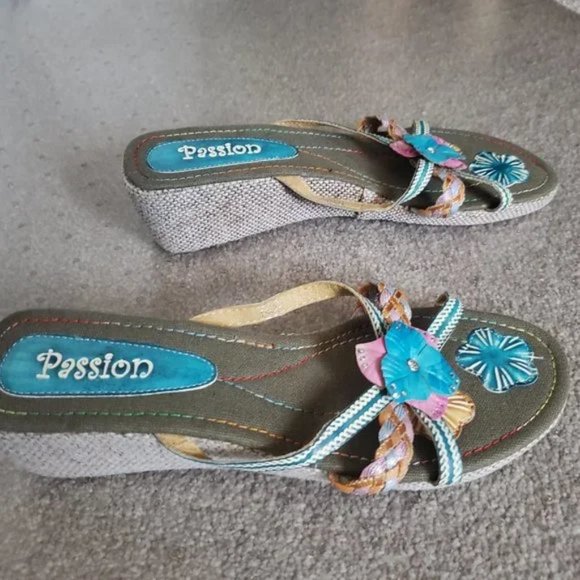Passions Green Sandals and Passions Blue Sandals sz 9 - Picture 15 of 15